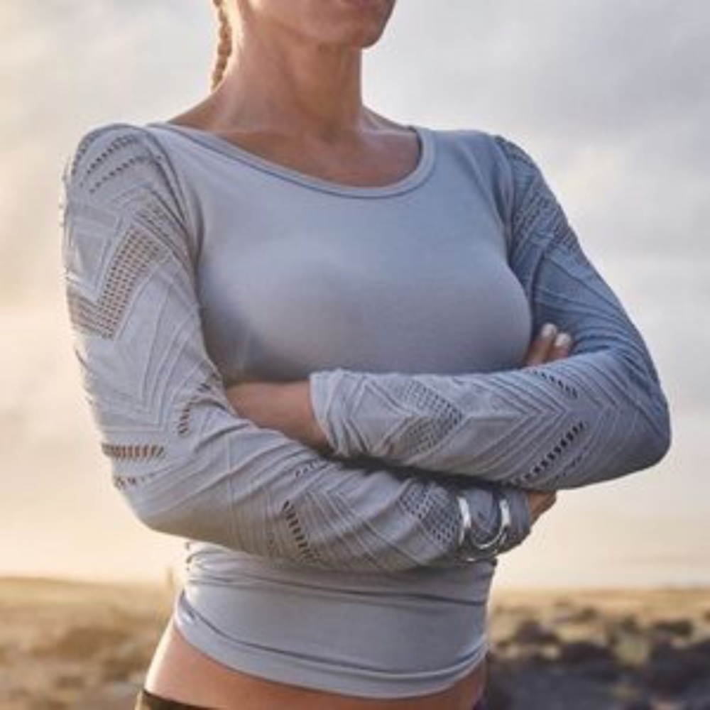 Fabletics laser cut long sleeve athletic top LG
